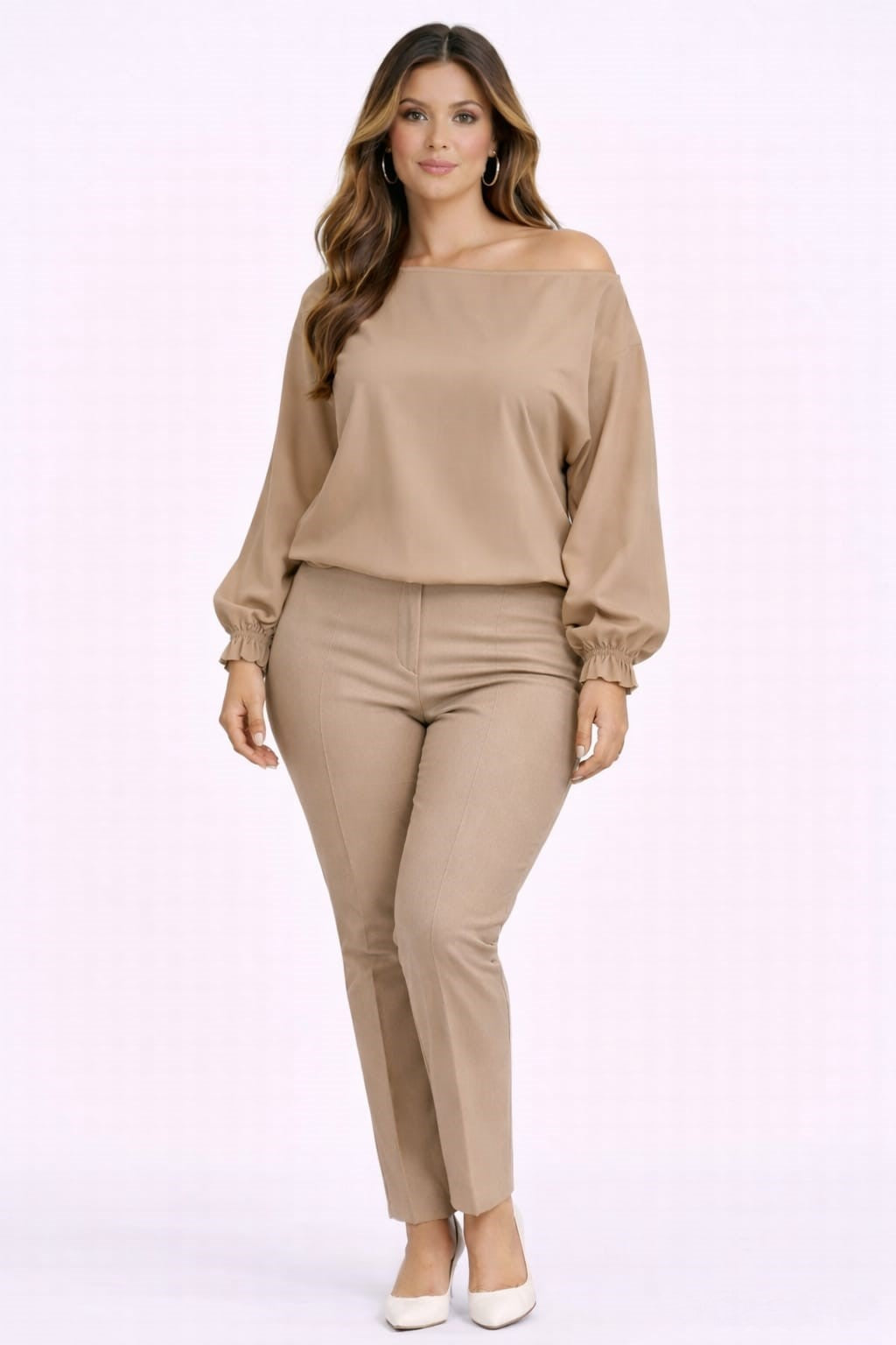 Blusa Velvet - Cuello bandeja con mangas amplias y puño resortado