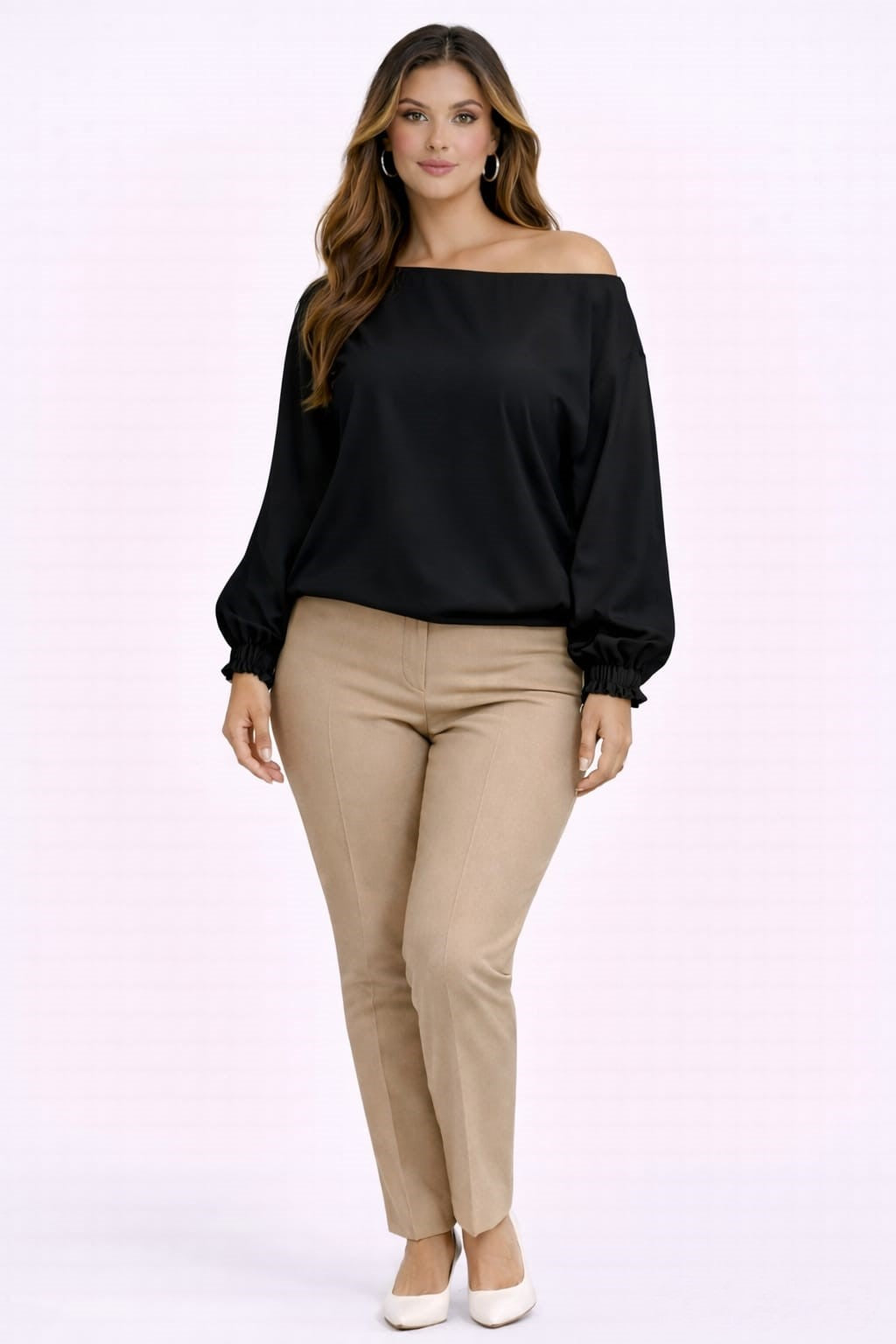 Blusa Velvet - Cuello bandeja con mangas amplias y puño resortado